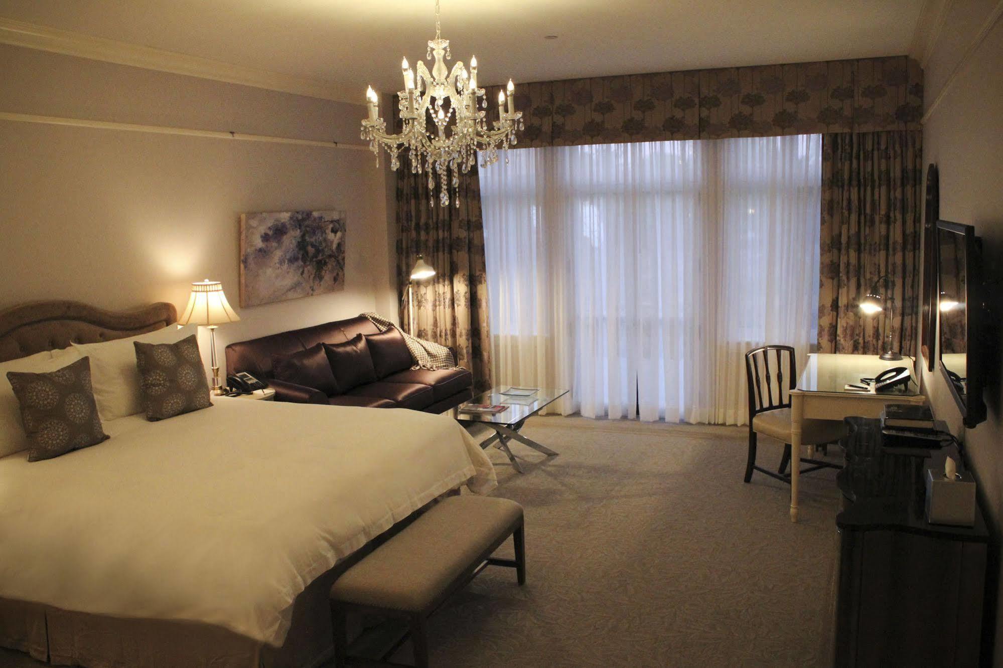 The Bruce Hotel Stratford Bagian luar foto