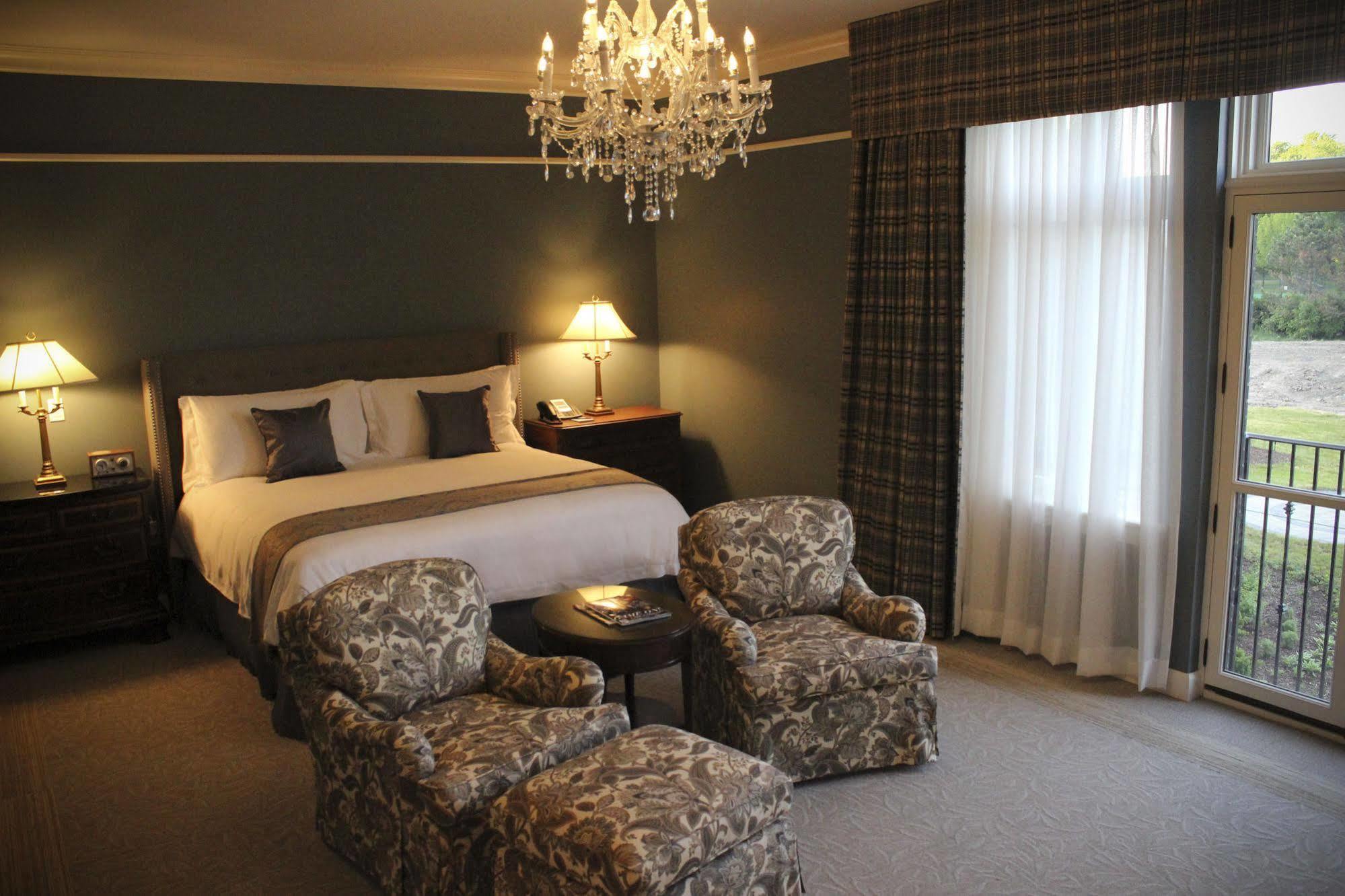 The Bruce Hotel Stratford Bagian luar foto